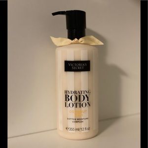 Victoria Secret Hydrating Coconut Milk Body Lotion
